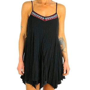 Lily Rose Layered Dress Size Medium Embroidered